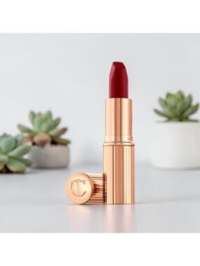 Charlotte Tilbury Matte Revolution Luminous Matte Lipstick - Red Carpet Red